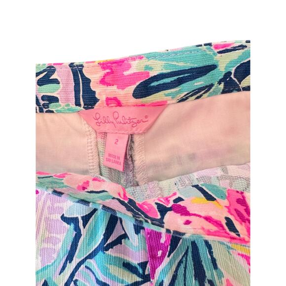 Lilly Pulitzer Jungle Utopia Shorts Size 2 Scallop Hem Floral Tropical Print - Picture 3 of 10